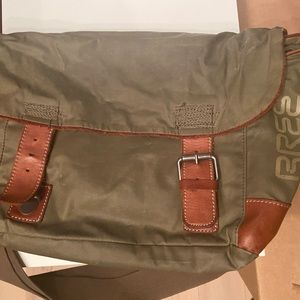 BREE Vintage Crossbody Messenger Bag